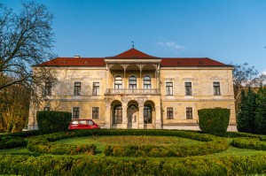 Dvorac Vranyczany-Dobrinović (Laduč)